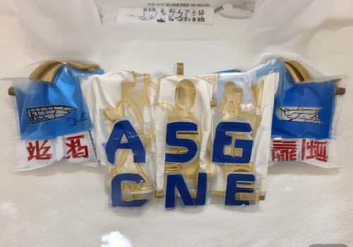 好，我现在需要帮用户写一篇关于高度近视眼术后注意事项的文章。首先，我得理解用户的需求。用户可能是一位刚完成高度近视手术的患者，或者是在考虑手术的人，他们需要详细的信息来了解术后护理的重要性