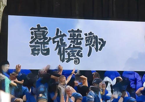 好，我现在要帮用户写一篇关于眼袋去除术后是否会反弹的文章。首先，我需要理解用户的需求。用户是自媒体作者，所以文章需要吸引人，信息准确，同时结构清晰